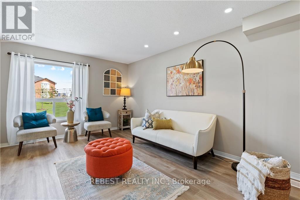 43 - 800 PARAMOUNT DRIVE 3 Beds Condo, Home, Townhouse for Rent - Photo gallery 2