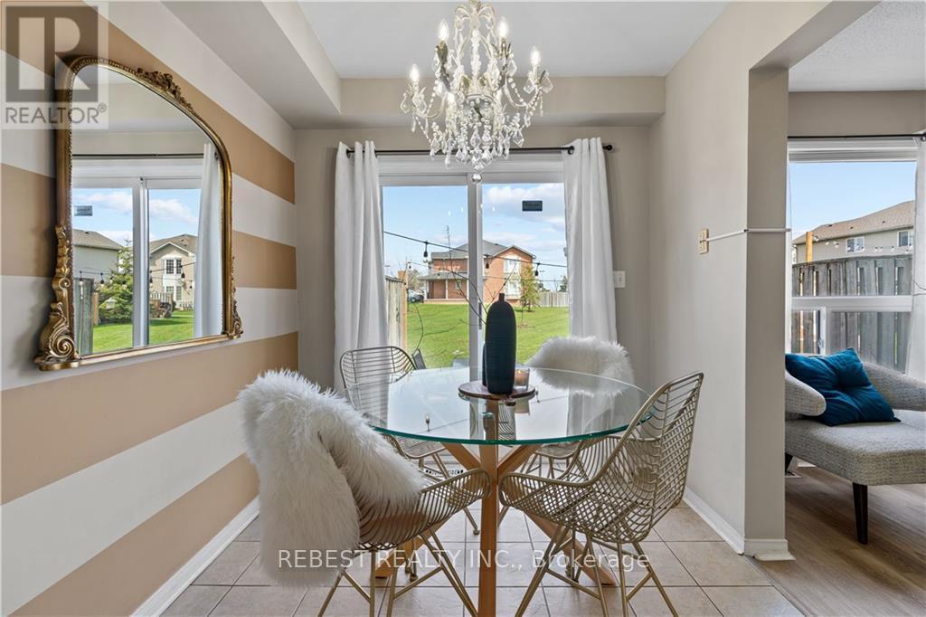 43 - 800 PARAMOUNT DRIVE 3 Beds Condo, Home, Townhouse for Rent - Photo gallery 5