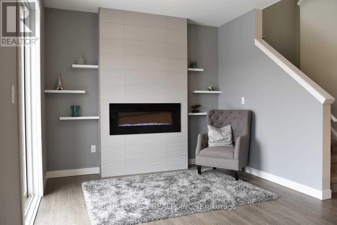 933 - 933 MANHATTAN WAY 4 Beds Condo, Home for Rent - Photo gallery 2