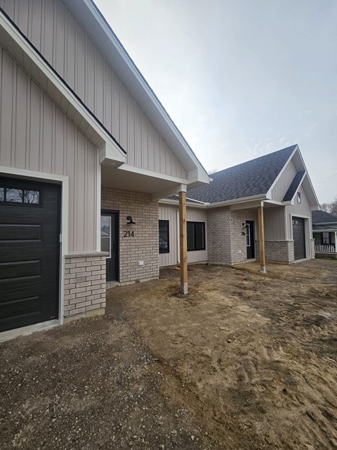 216 Nancy St 2 Beds Apartment for Rent