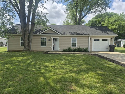 255 Illinois Avenue 3 Beds Apartment for Rent