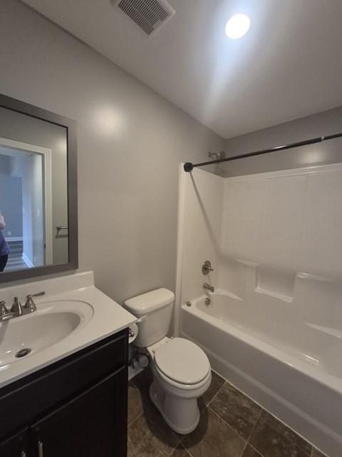 255 Illinois Avenue 3 Beds Apartment for Rent