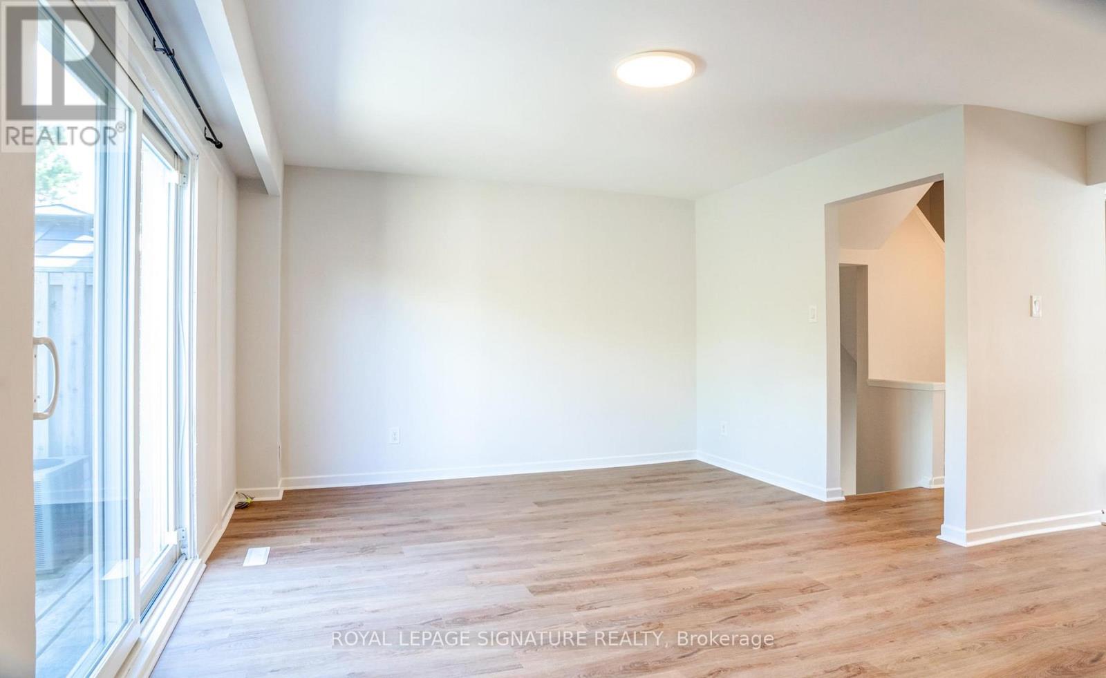 122 PURPLEDUSK TRAIL 4 Beds Condo, Home, Townhouse for Rent - Photo gallery 3