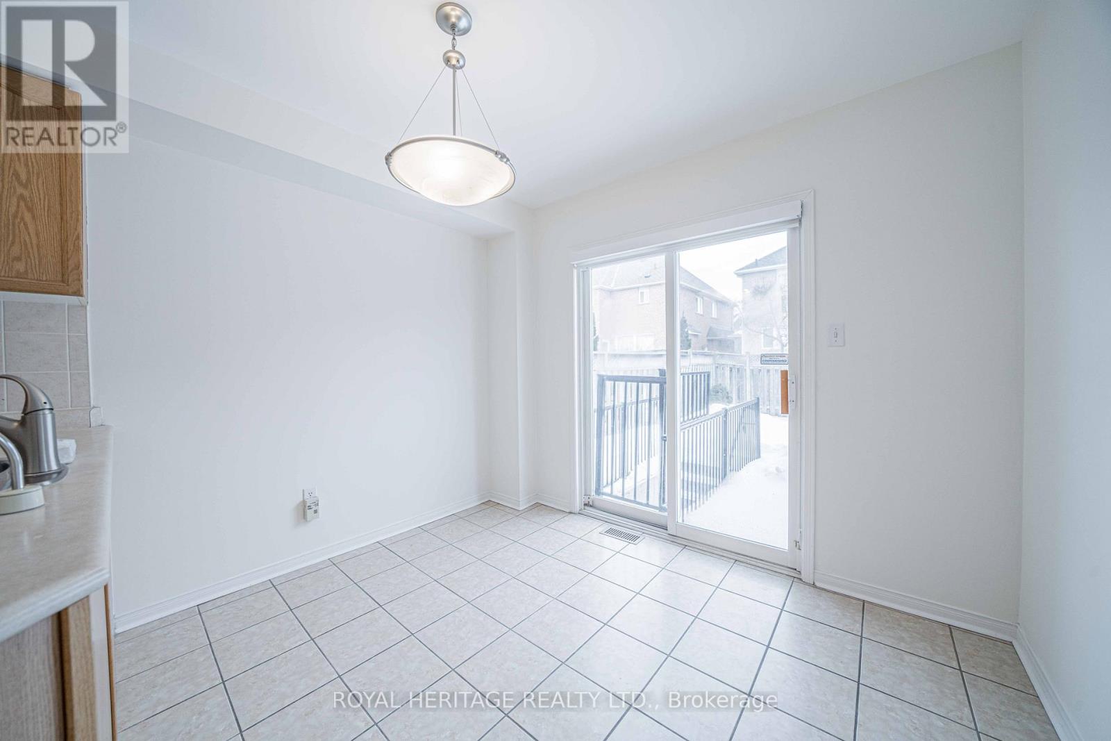344 CASTLEMORE AVENUE 3 Beds House for Rent - Photo gallery 3
