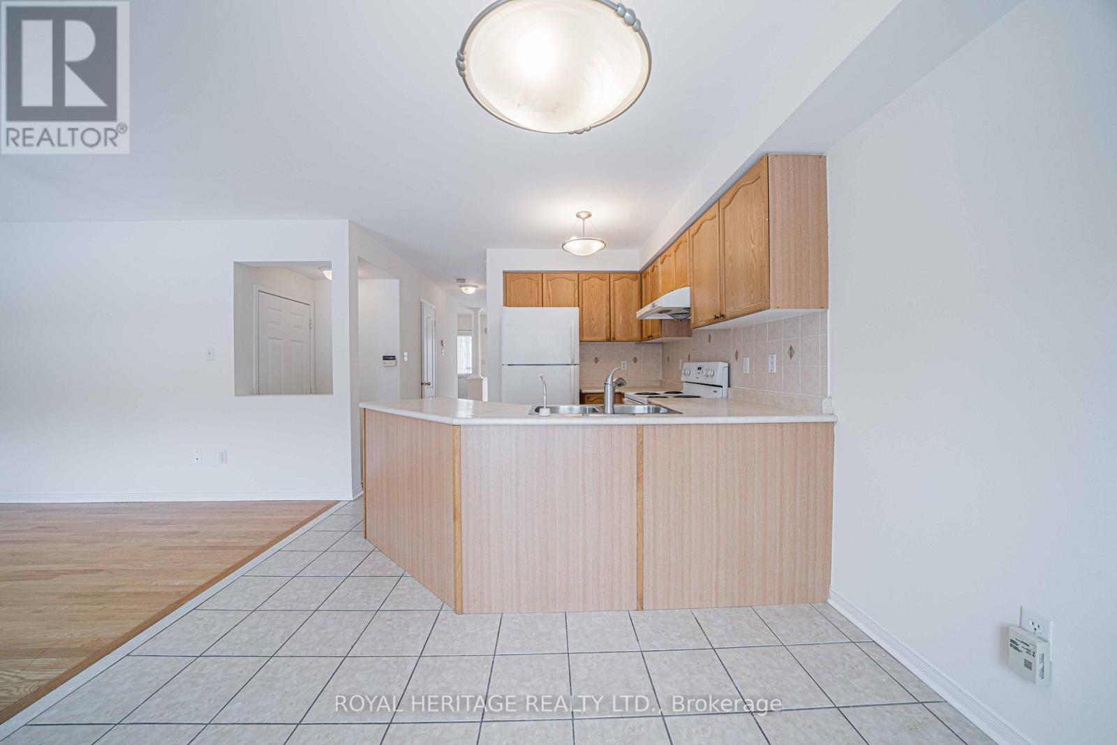 344 CASTLEMORE AVENUE 3 Beds House for Rent - Photo gallery 5