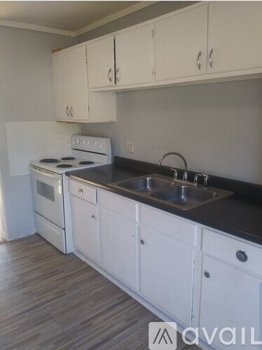 141 Latimer Rd 2 Beds Apartment for Rent