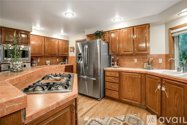 1830 233rd Place Northeast 3 Beds Single Family Home for Rent - Photo gallery 3