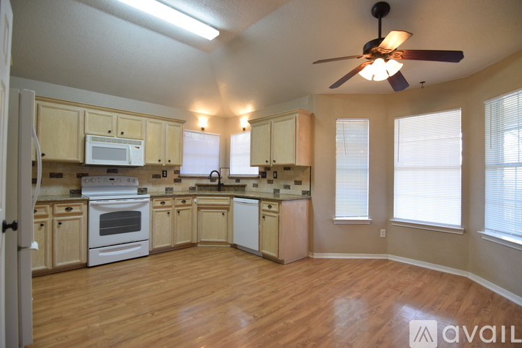 5301 Williams Dr 3 Beds Single Family Home for Rent - Photo gallery 4