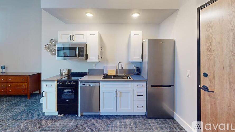 2845 Marine Drive Studio Apartment for Rent - Photo gallery 2