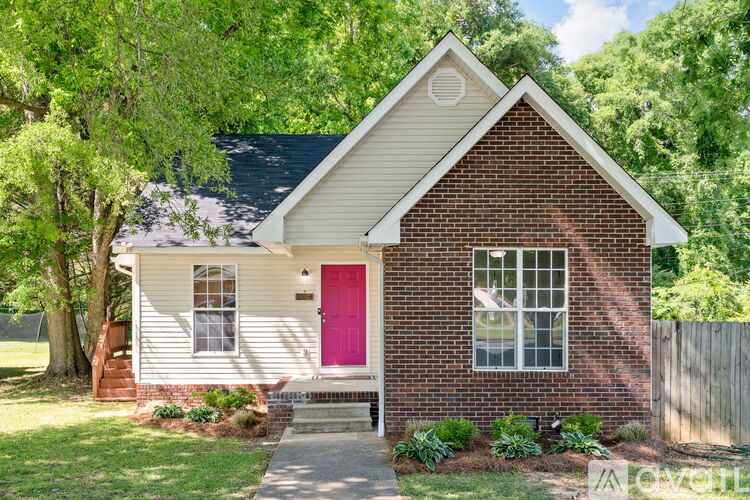 1004 W Walnut St 3 Beds Single Family Home for Rent - Photo gallery 1