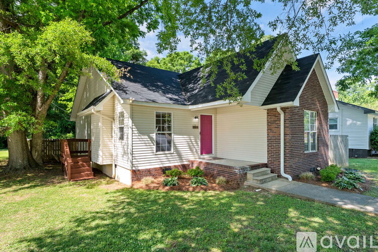 1004 W Walnut St 3 Beds Single Family Home for Rent - Photo gallery 3