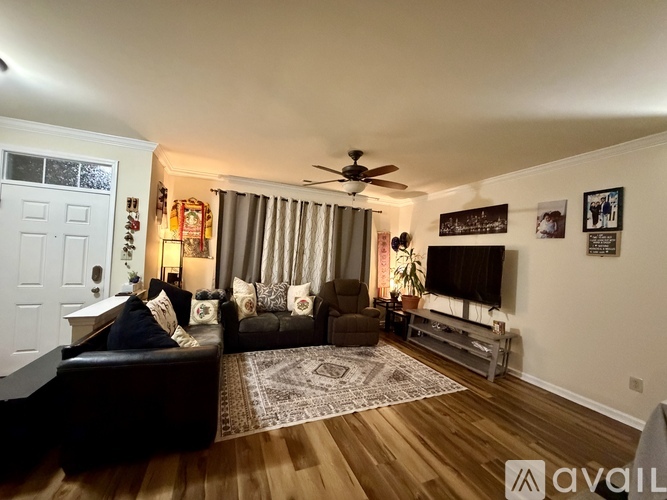 50 Clover Place 3 Beds Townhouse for Rent - Photo gallery 3