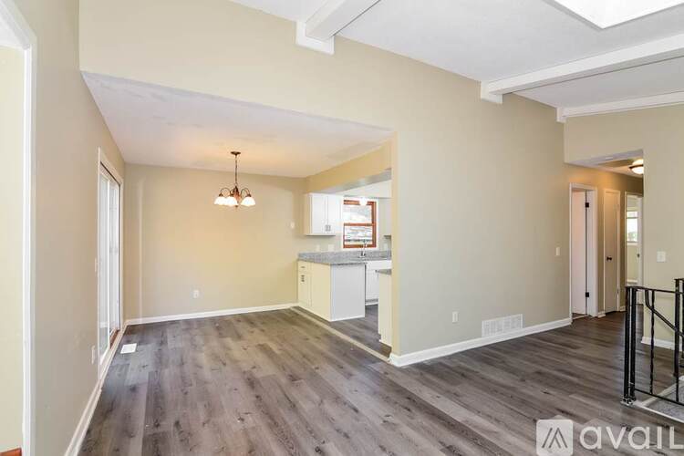 970 44 1/2 Ave NE 4 Beds Single Family Home for Rent - Photo gallery 3