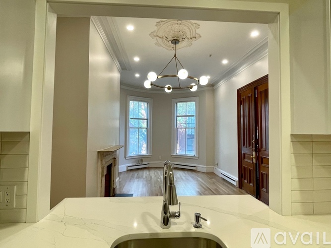 24 Yarmouth St 1 Apartment for Rent - Photo gallery 3