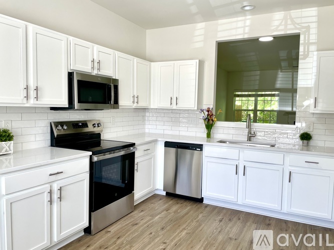 3525 Londonville Lane 3 Beds Single Family Home for Rent - Photo gallery 2