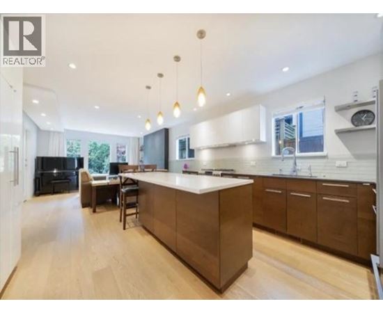Main 4533 W 16TH AVE 3 Beds House for Rent - Photo gallery 2