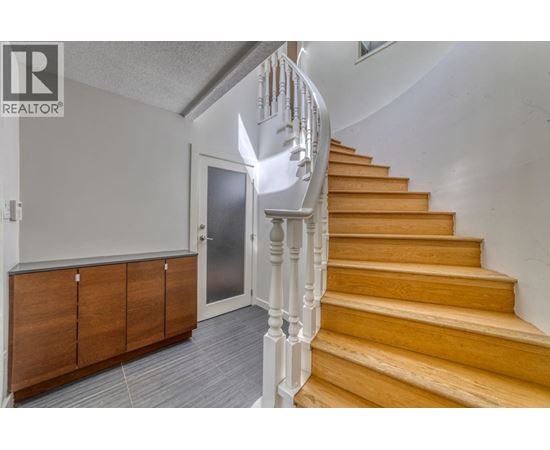 Main 4533 W 16TH AVE 3 Beds House for Rent - Photo gallery 4