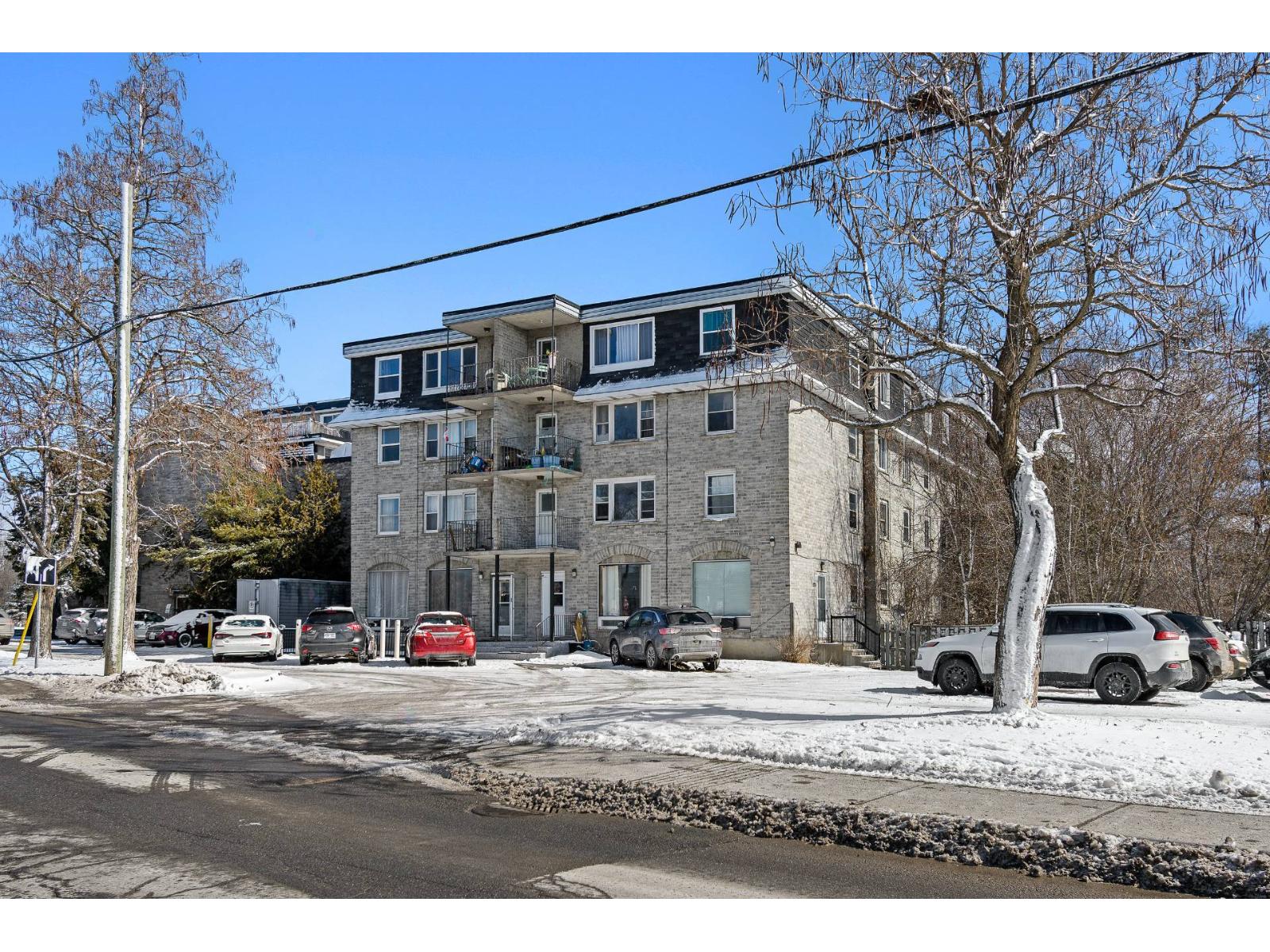 27 Boul. de Lucerne, #59B 1 Apartment, Home for Rent - Photo gallery 1