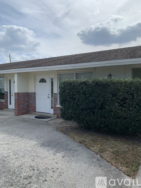 8908 SE Parkway Dr 2 Beds Apartment for Rent