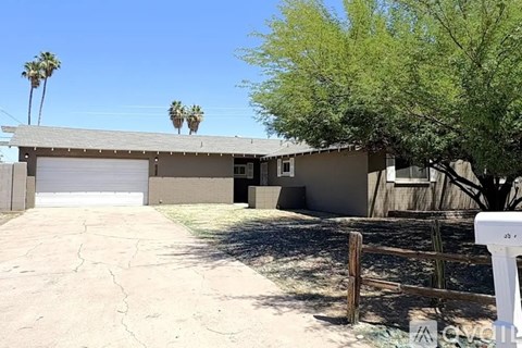 5933 West Pasadena Avenue 4 Beds Apartment for Rent