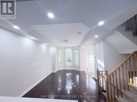 256 GLENASHTON DRIVE 4 Beds Apartment for Rent