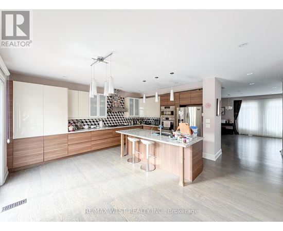 189 TOWNSGATE DRIVE 6 Beds House for Rent - Photo gallery 5