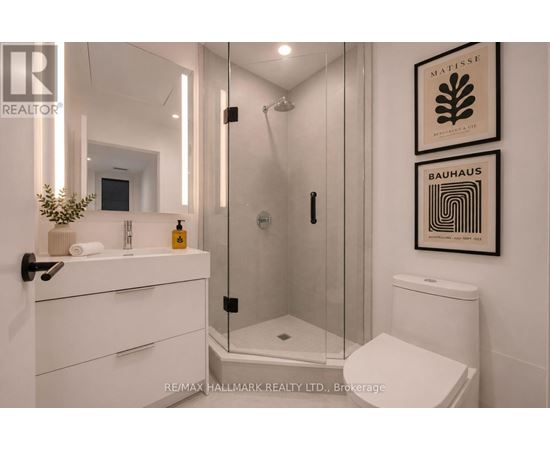 210 - 308 JARVIS STREET 4 Beds Apartment, Condo, Home for Rent - Photo gallery 3