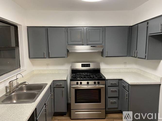 6208 Mountain Shadows Drive A 3 Beds Single Family Home for Rent - Photo gallery 3