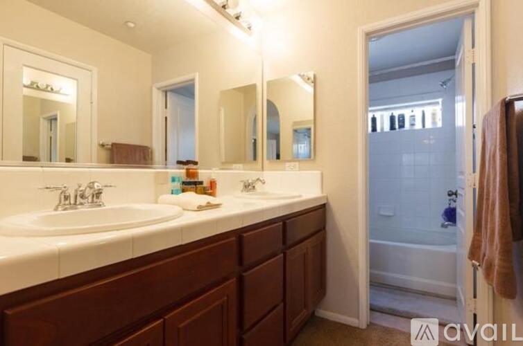 606 Kellogg Street 3 Beds Townhouse for Rent - Photo gallery 5