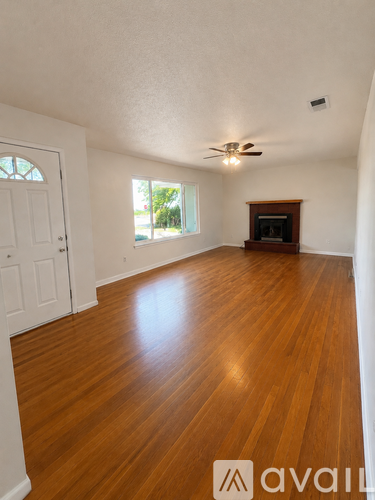 3174 Abshire Avenue 3 Beds Single Family Home for Rent - Photo gallery 3