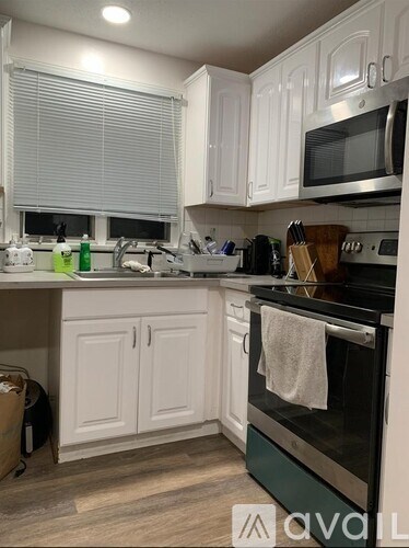 110 W Main St 3 Beds Apartment for Rent