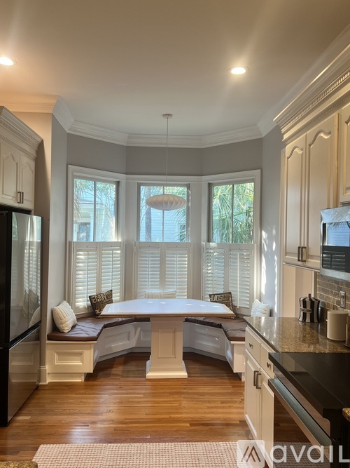 321 North Shelmore Boulevard 5 Beds Single Family Home for Rent - Photo gallery 5
