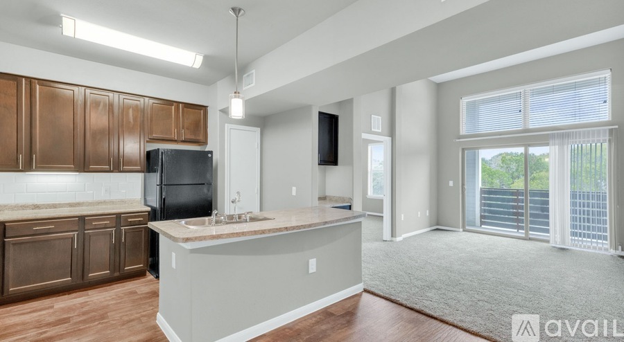1301 NE Inner Loop 4 Beds Single Family Home for Rent - Photo gallery 3
