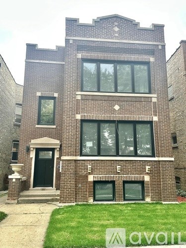 5937 North Fairfield Avenue 3 Beds Apartment for Rent