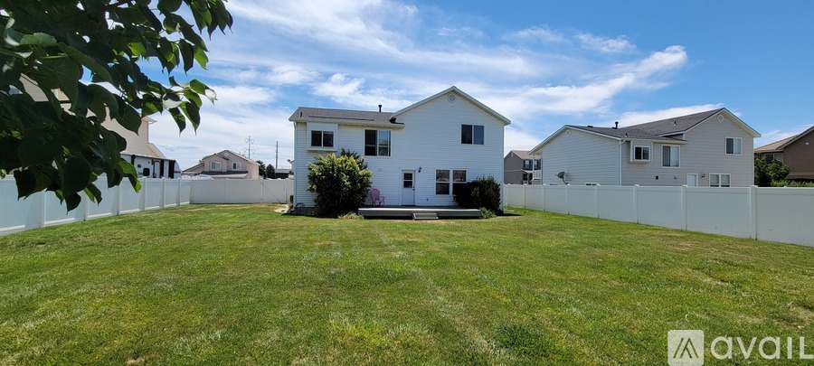 1980 West 400 South 4 Beds Single Family Home for Rent - Photo gallery 1