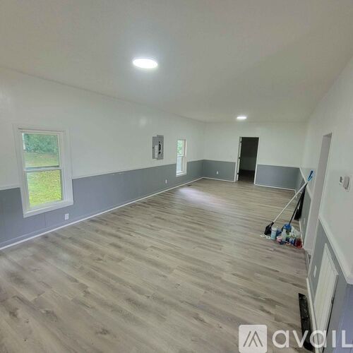 615 Evans St 3 Beds Single Family Home for Rent - Photo gallery 2