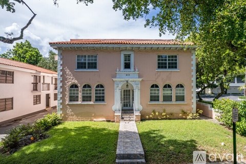 215 Calabria Ave Studio Apartment for Rent