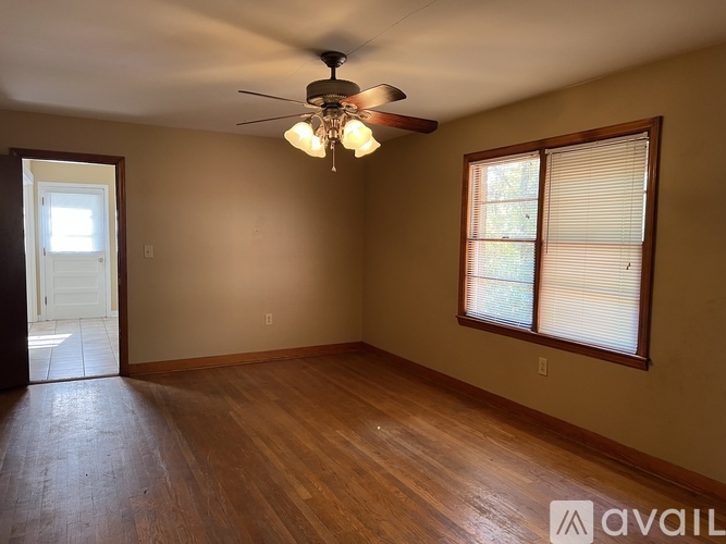 17 Omar Cir 4 Beds Single Family Home for Rent - Photo gallery 3