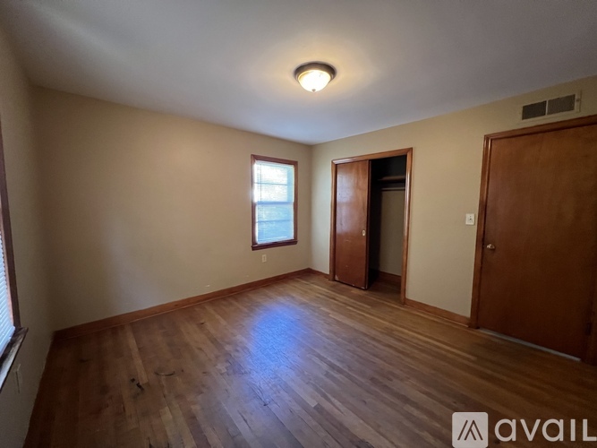 17 Omar Cir 4 Beds Single Family Home for Rent - Photo gallery 4