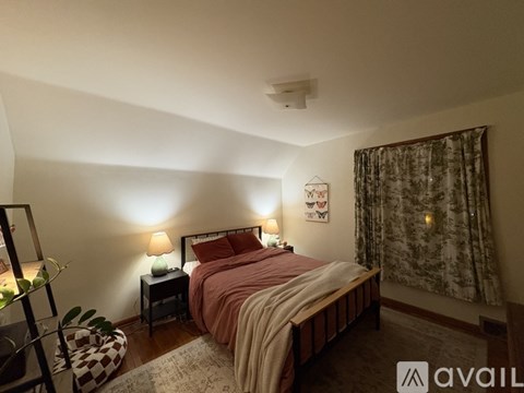 515 S Oak St 2 Beds Apartment for Rent
