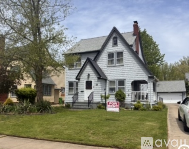 45 East 211th Street 4 Beds Single Family Home for Rent - Photo gallery 1