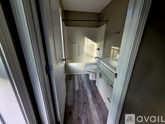 1900 Bernhurst Drive 3 Beds Single Family Home for Rent - Photo gallery 4