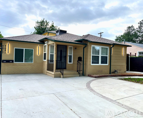 7019 Jamieson Avenue 3 Beds Single Family Home for Rent - Photo gallery 2