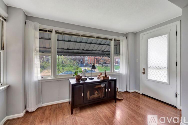 4414 Kemper Avenue 2 Beds Apartment for Rent - Photo gallery 3