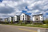 425 Bloom St