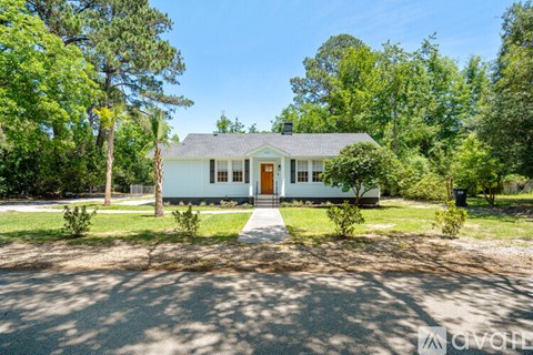 413 Meritta Avenue 3 Beds Apartment for Rent