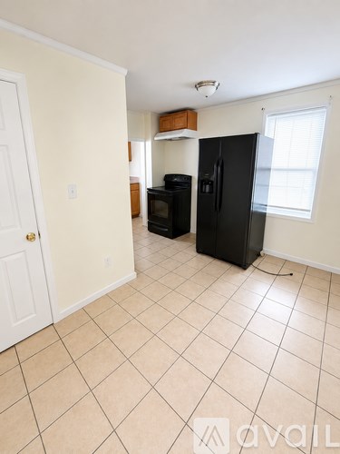 718 Dyer Ave 3 Beds Apartment for Rent