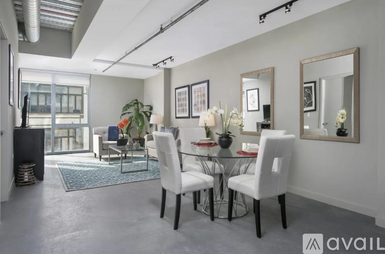 1242 N Milwaukee Ave 2 Beds Apartment for Rent - Photo gallery 2