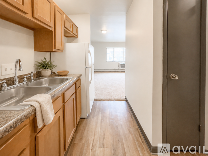 2000 N Oakwood Ave Studio Apartment for Rent - Photo gallery 3