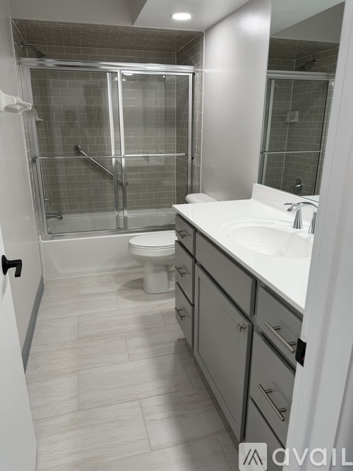 2900 E Broad St 2 Beds Apartment for Rent - Photo gallery 1